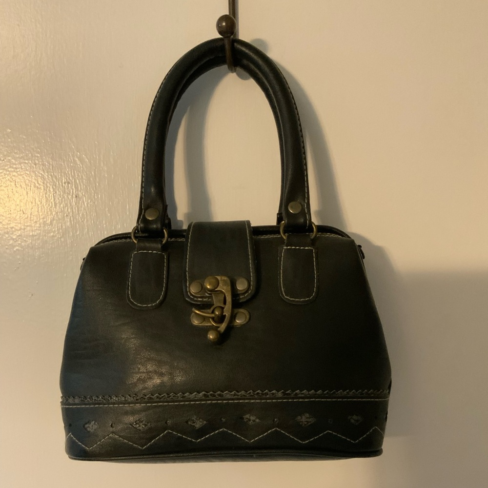 Small faux leather satchel, hinged opening black